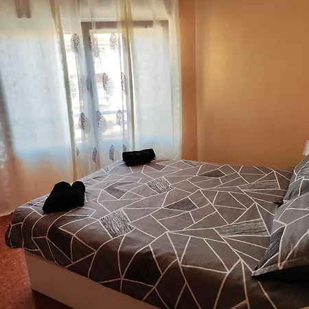Doble Con Bano Privado,gandia En Piso Compartido Con Anfitriones